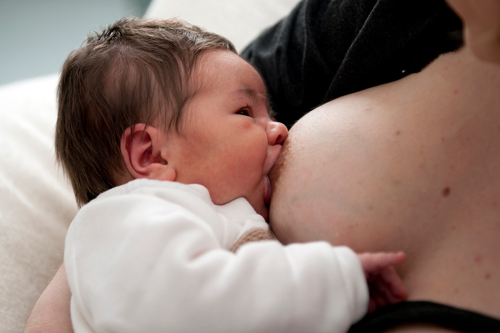 allaitement bébé positionné chu angers